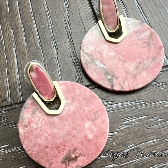 Kendra Scott Jewelry - KENDRA SCOTT pink marbled earrings